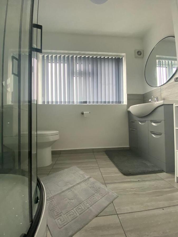 Gatwick Deluxe En-Suite Rooms ホーリー エクステリア 写真